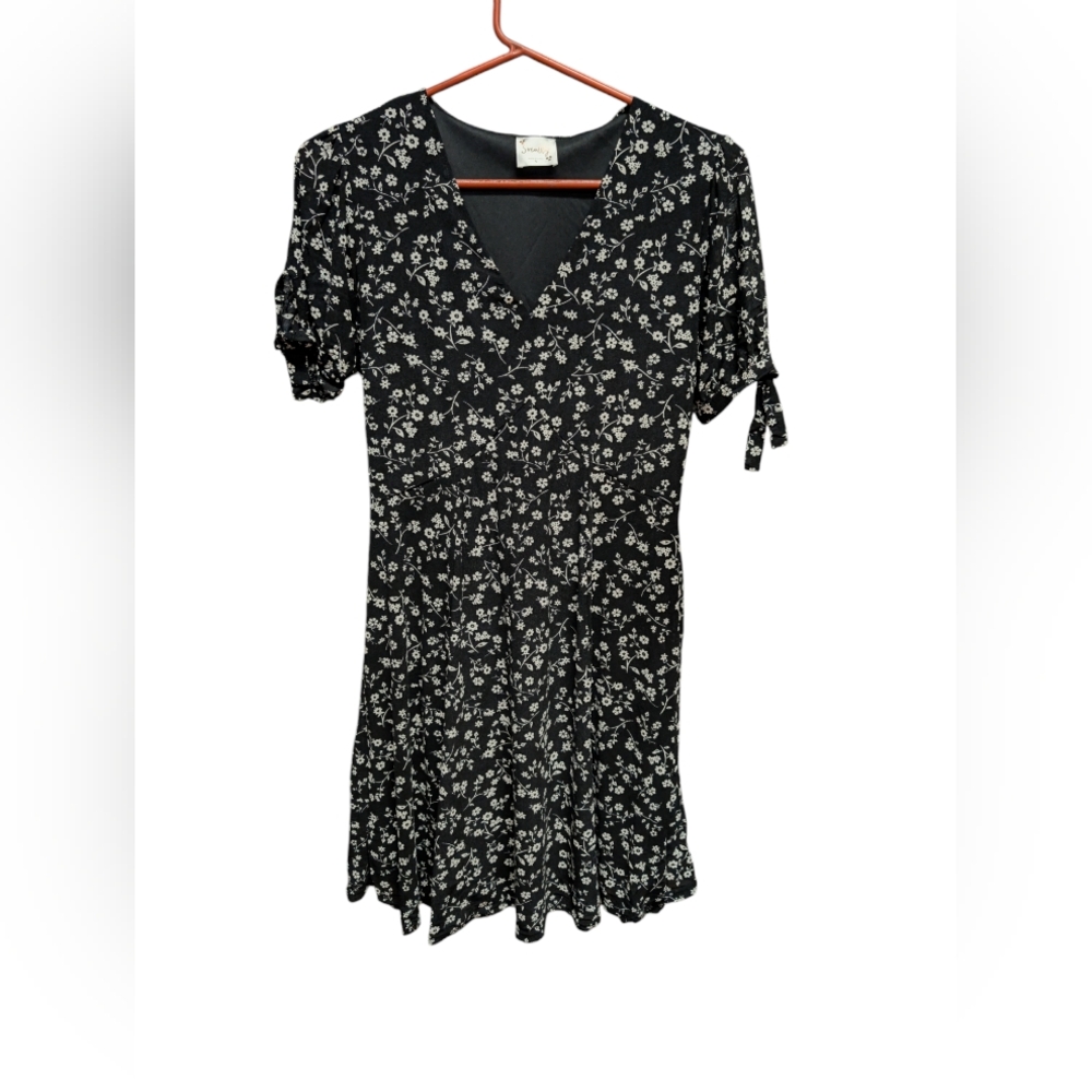 SIREN LILY Women's Black Floral Knee Length Dress Size Small